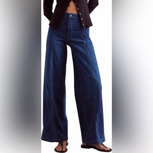 NWT Size 28 Libre Front Yoke Wide Leg Jeans - Please see photo for flaw